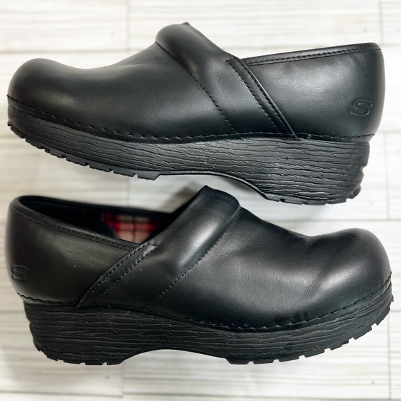 Skechers Women's Classic Black Mules - Picture 1 of 11